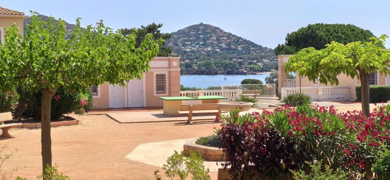 Agay Cap Esterel, Le Village Belvedere T2 Climatise Rez-De-Jardin, Vue Mer, Piscine Et Parking Inclus Saint-Raphaël Екстериор снимка